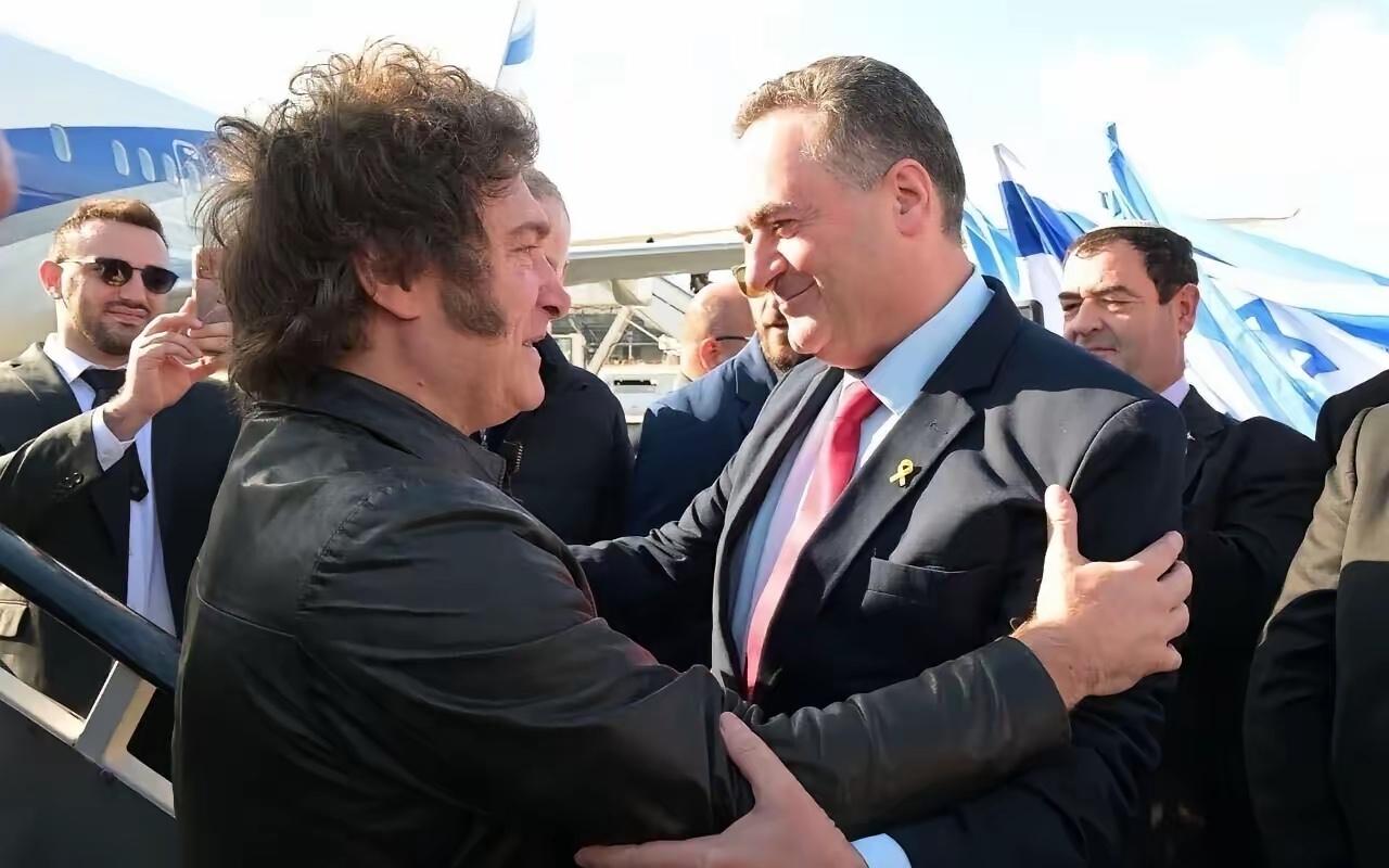 阿根廷总统米莱访问以色列！4月19日，阿根廷总统米莱抵达特拉维夫本·古里安机场，