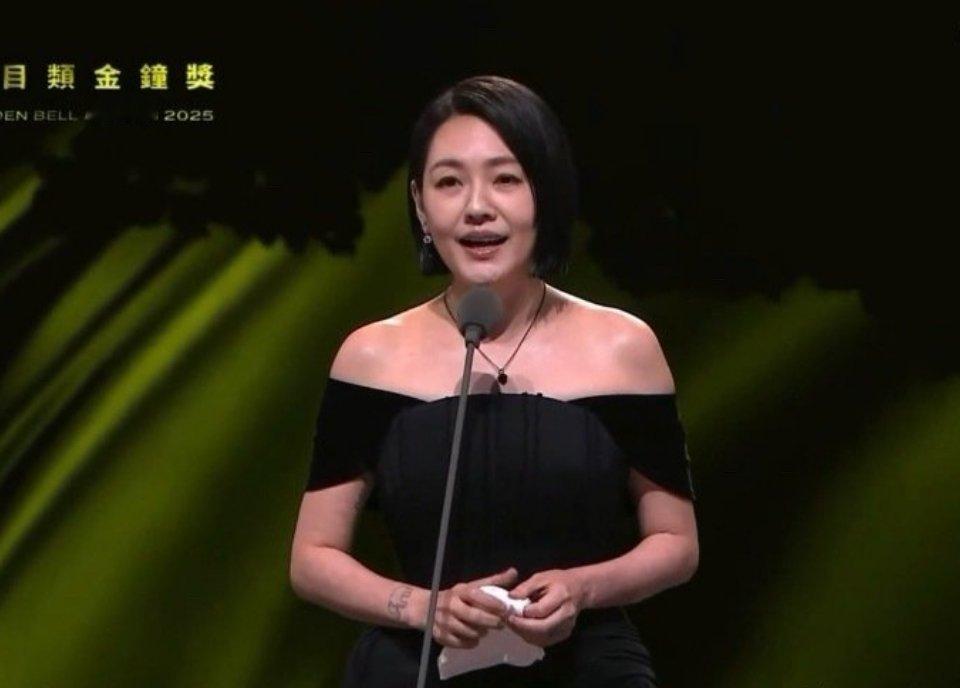 【小S说一定会努力往前走】小S越来越像大S“姐，虽然你不在的人生真的很辛苦，