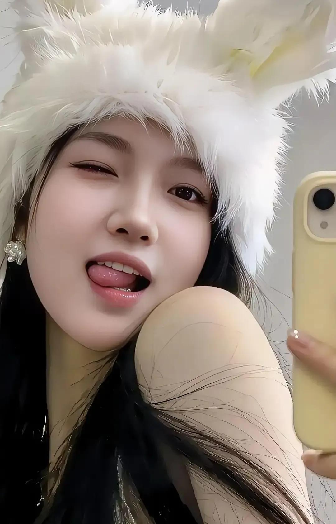 22岁女生发帖说自己一次恋爱都没谈过，怕以后嫁不出去，结果评论区炸了。她说从小