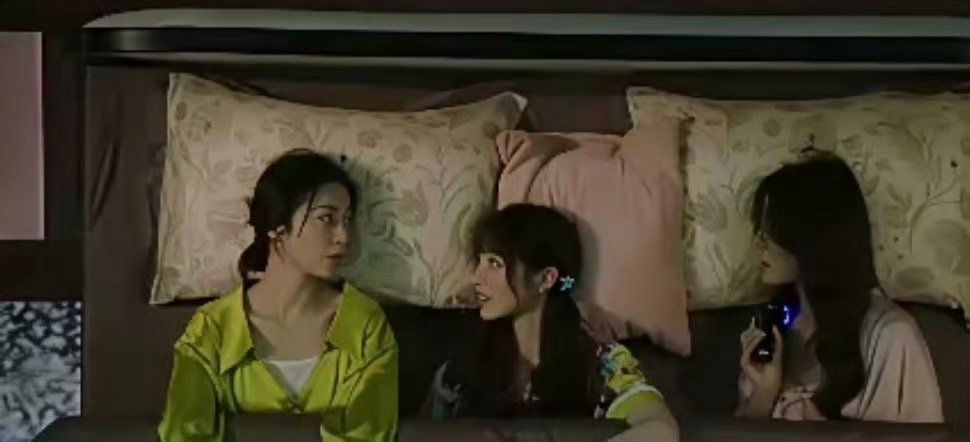 总感觉田曦薇这部剧这镜头是站着演的，是什么视觉偏差吗