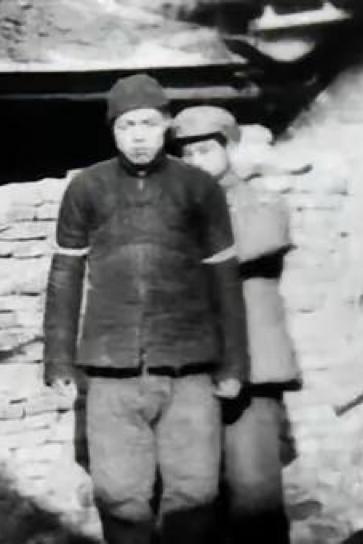 1947年的一天，晋冀鲁豫野战军6纵参谋长王毓淮率部行军，前往1户老乡家里借水喝