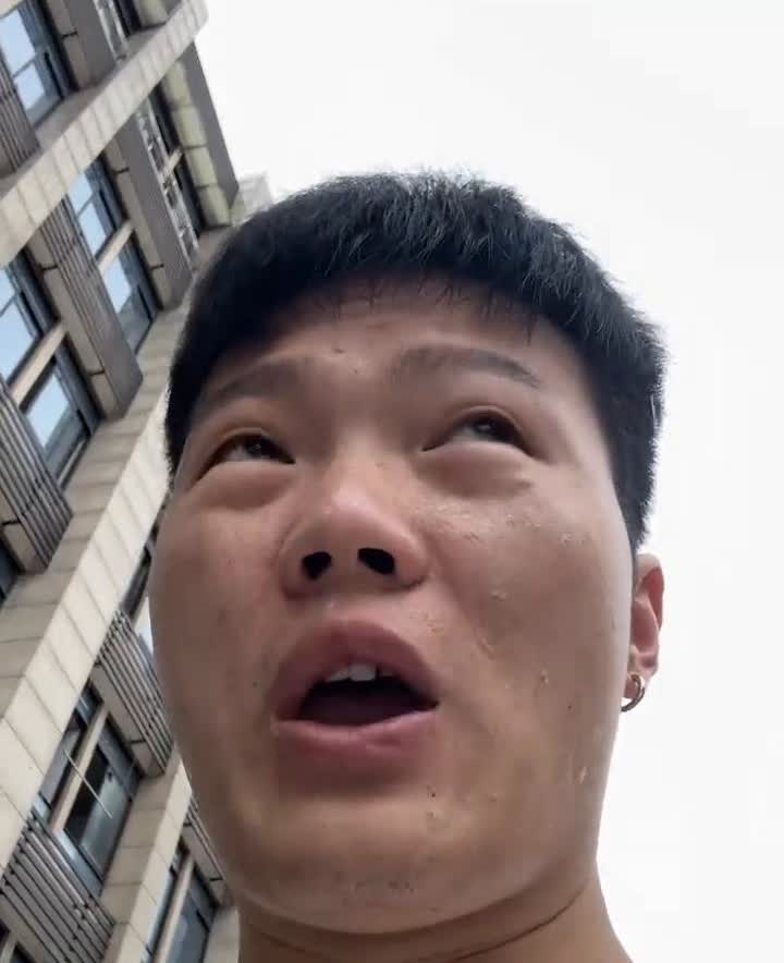 奇瑞的终身质保我不知道你们有没有要，反正我是没要。每次去保养的时候是半年，不管是