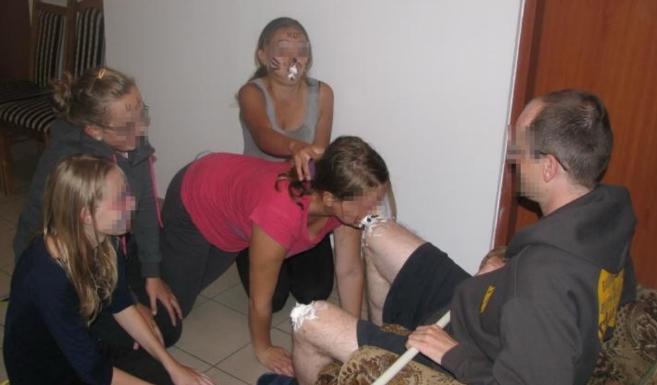 随着爱泼斯坦文件的热炒，14年前的波兰性变态神父事件又被网友翻了出来。当时