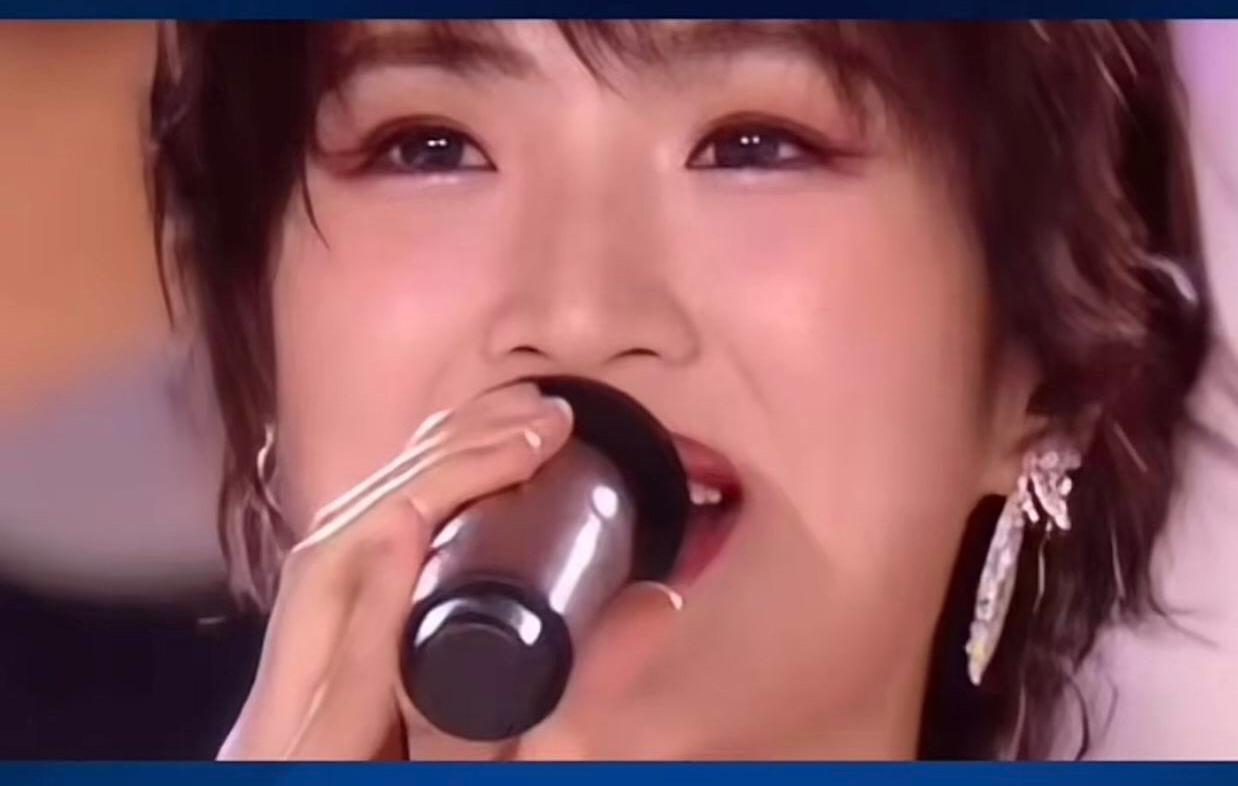 最近刷到个圈内老经纪人的发言，直接把我想说的话讲出来了。有人说姚安娜靠“