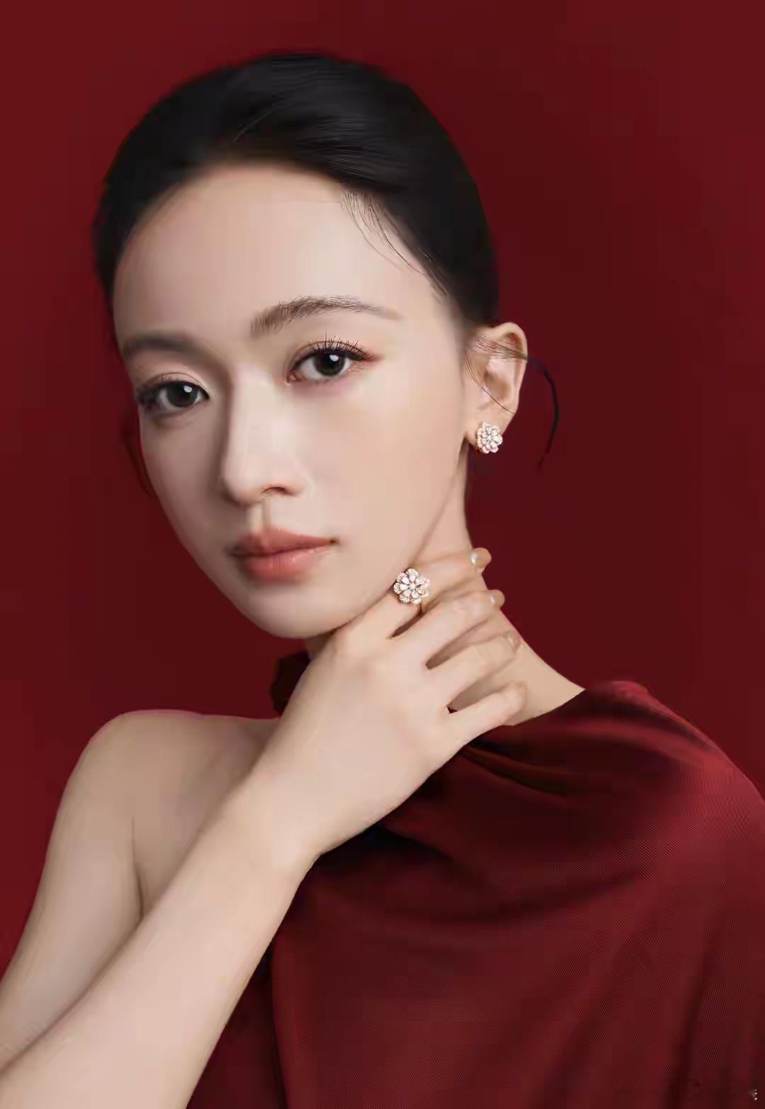 1.吴谨言家是老婆赚钱老公花，老公偷偷藏私房钱出去疯狂玩耍，还能接济婆家的亲朋好
