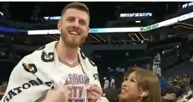 曾经周琦的队友，雷霆队的中锋哈滕战国王队砍下了30分19个篮板，大号两双的数据。