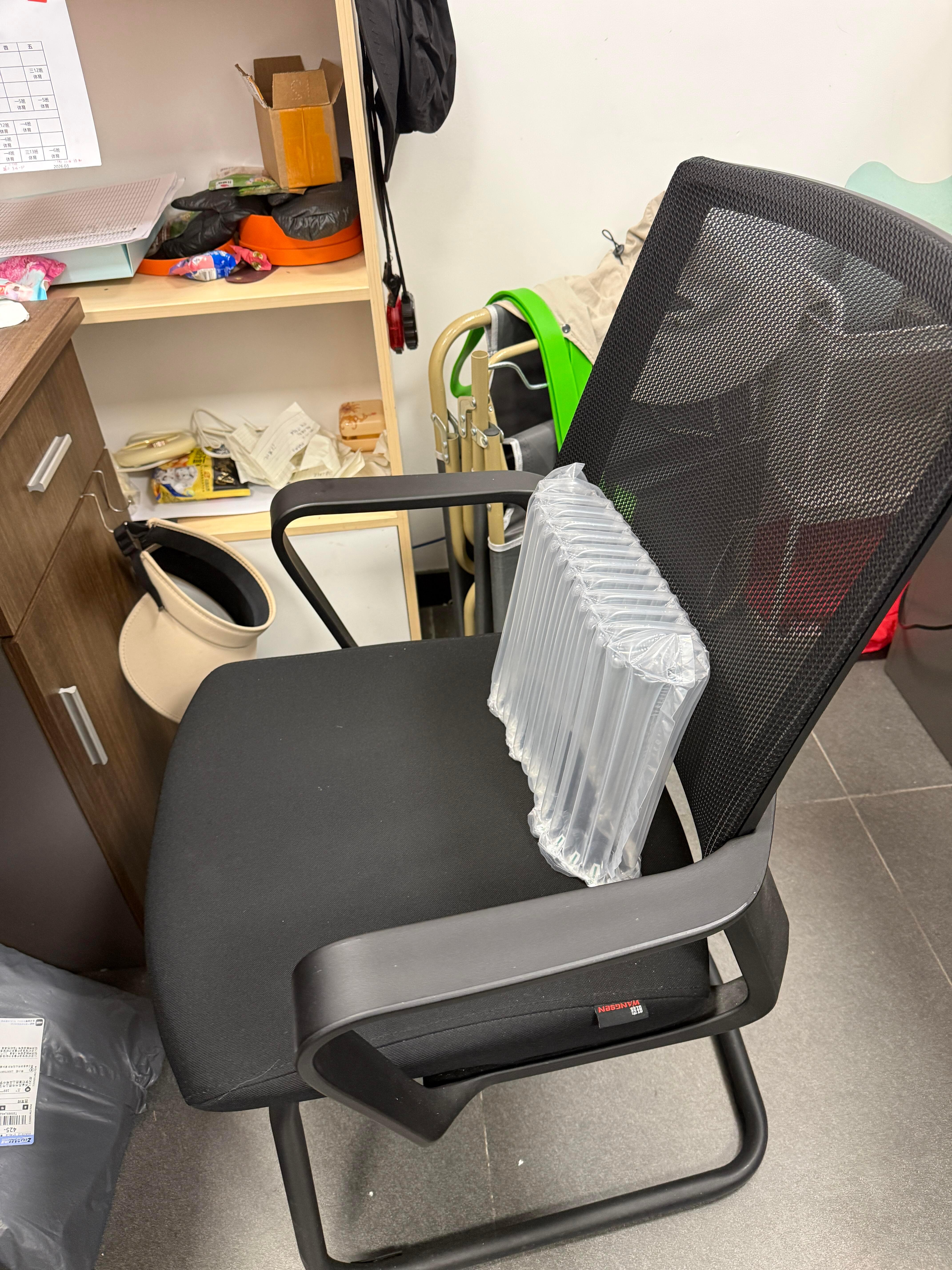 上班不值得我再花钱布置