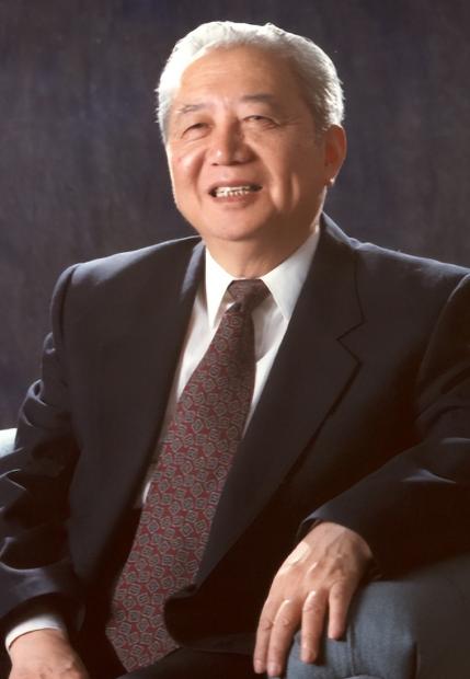 上世纪90年代，中国石化斥资60亿元引进两套己内酰胺装置，谁也没想到，到2000