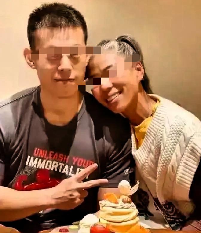 在上海，有一对伴侣的故事，因为年龄的“非常规”而屡屡成为话题。男方是33岁的李阳