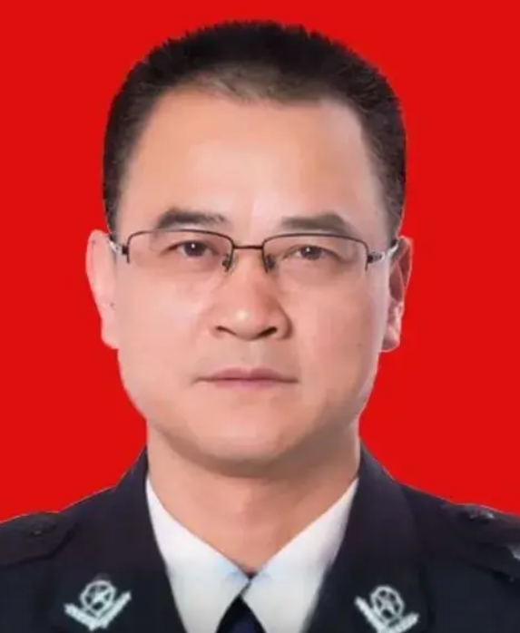 程彰德，1969年生于安徽桐城，21岁时即1990年参加高考考上北大，在石家庄陆