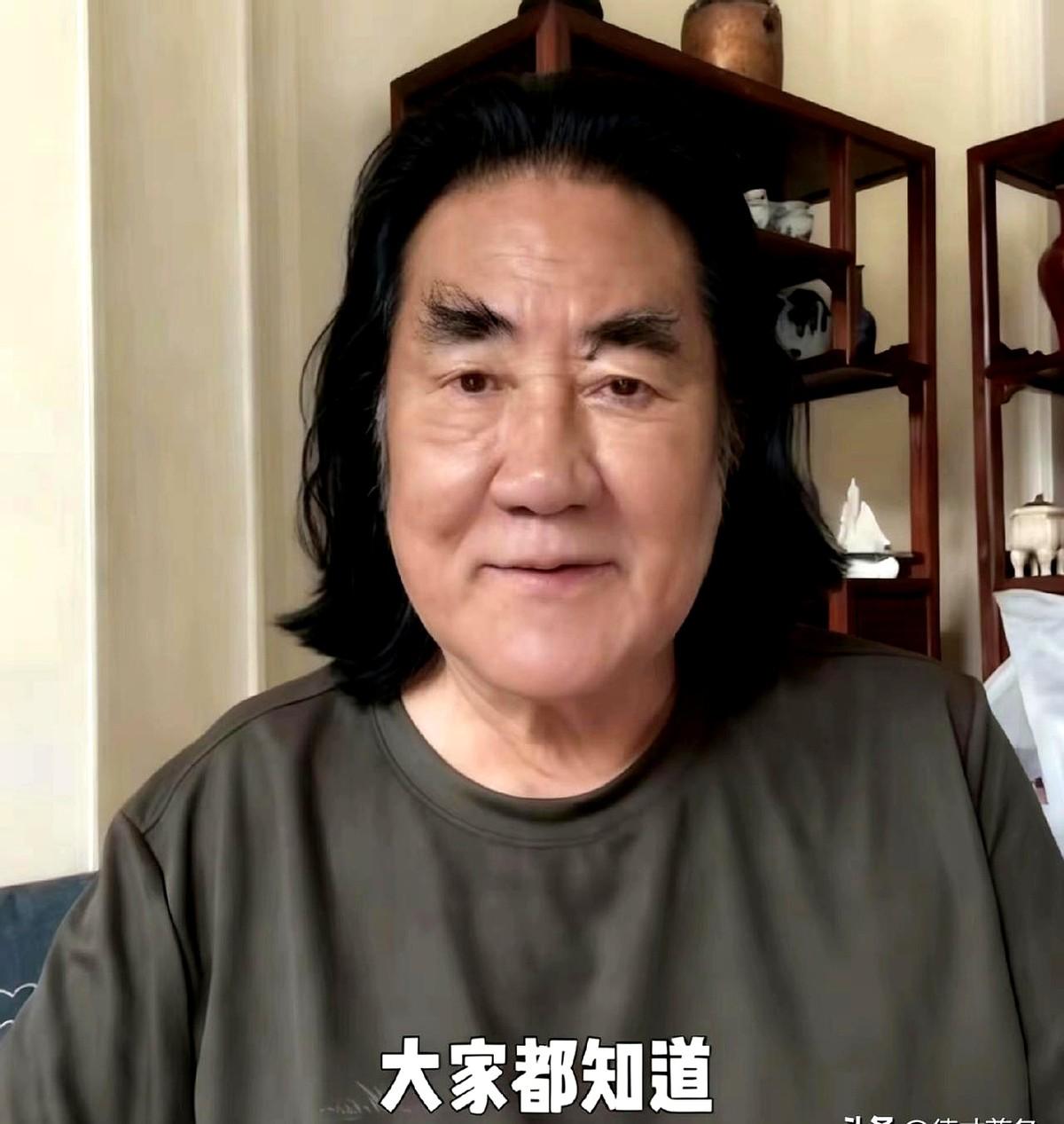 杜星霖这下该心疼了吧，张纪中72岁为了跟41岁的她更般配，染头发剃胡子折腾一