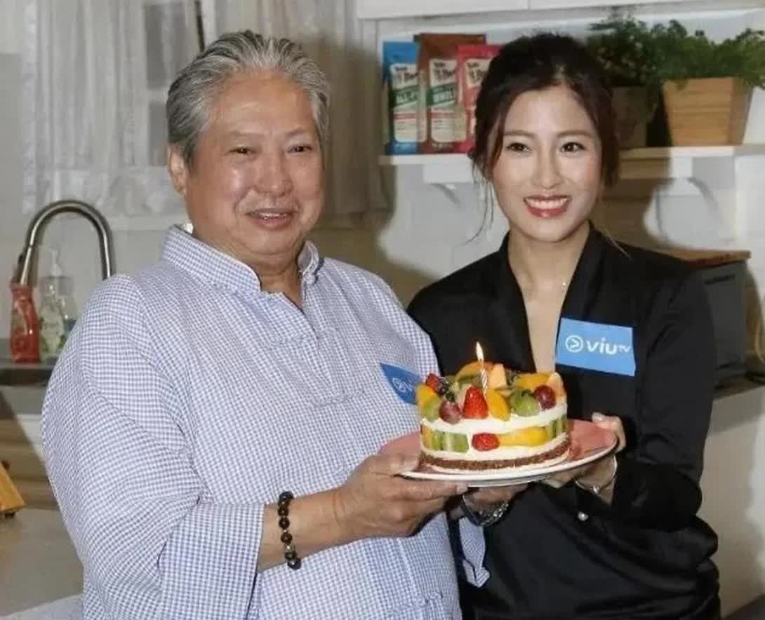 看到洪金宝对儿媳妇的评价，终于明白为什么会有，儿媳妇的出轨新闻了。