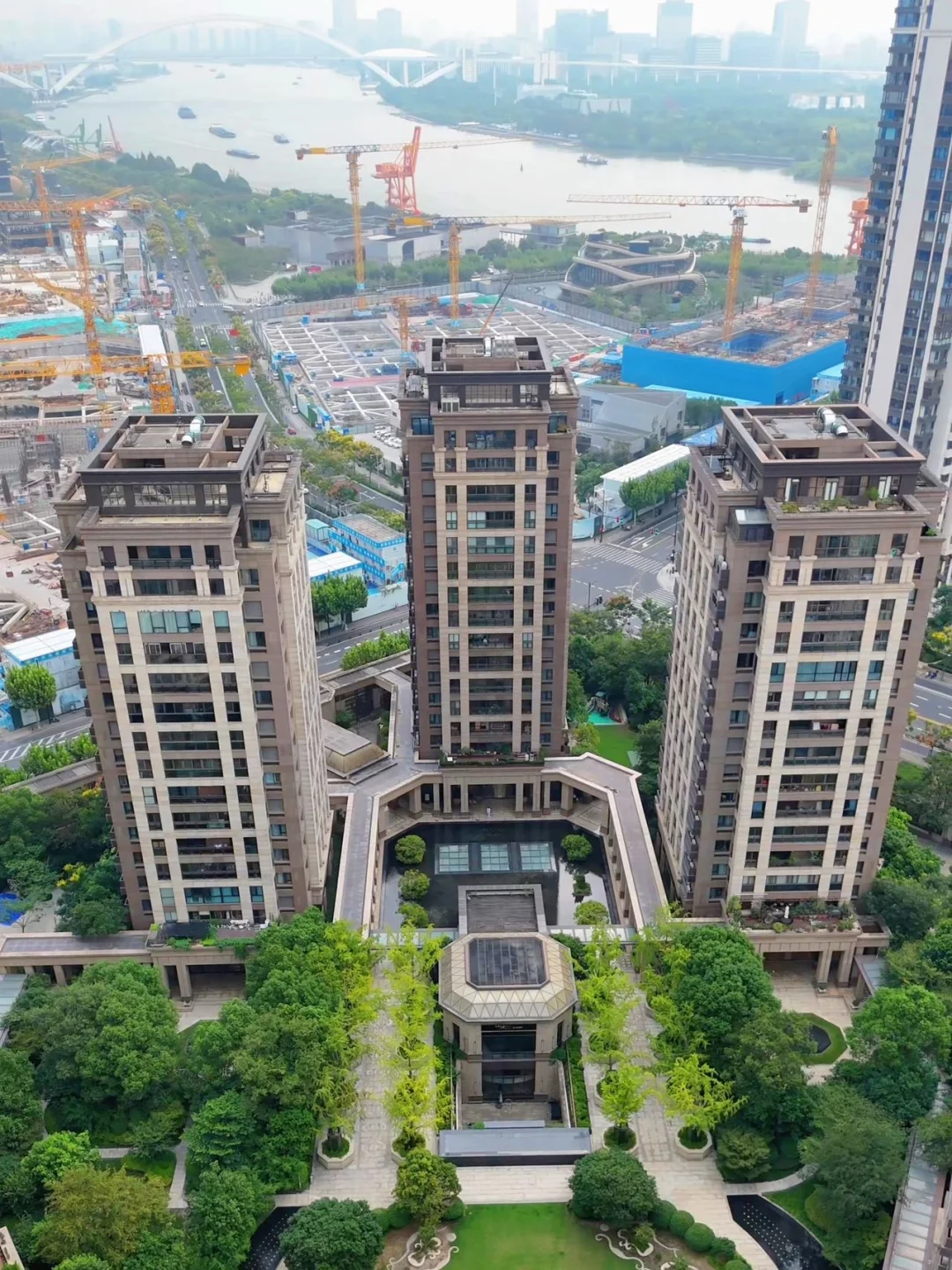 徐汇滨江丨海珀旭辉295平3×××万 笋盘