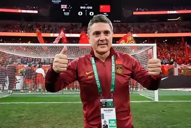 日本队大热必死！博彩机构一致看好日本获胜，也许多数中国人心里都没有底，这次还真不