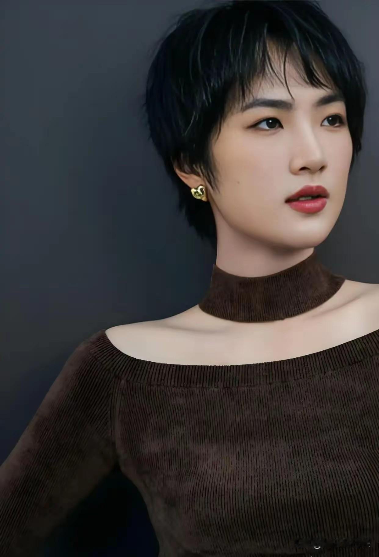 好家伙，孟晚舟的日常歌单居然是妹妹姚安娜的歌？这谁能想到！最近姚安娜举办新歌