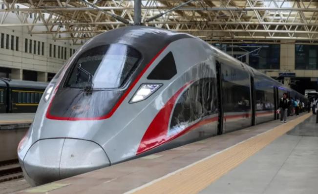 晚上为什么没有高铁？一位铁路工作者告诉我，90%的人不知道，飞机可以通宵飞行，火