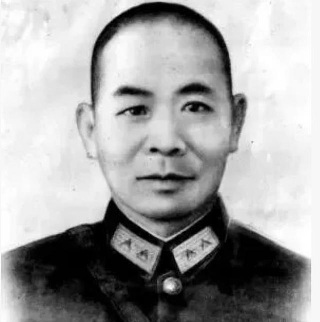 别被“参谋次长”的“次”给骗了,吴石的这个级别高到难以置信。先把话摊桌面上,吴石