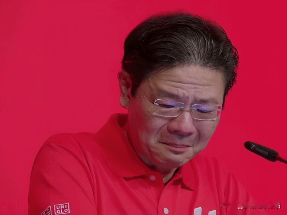 新加坡总理黄循财五一讲话时哽咽落泪，坦言