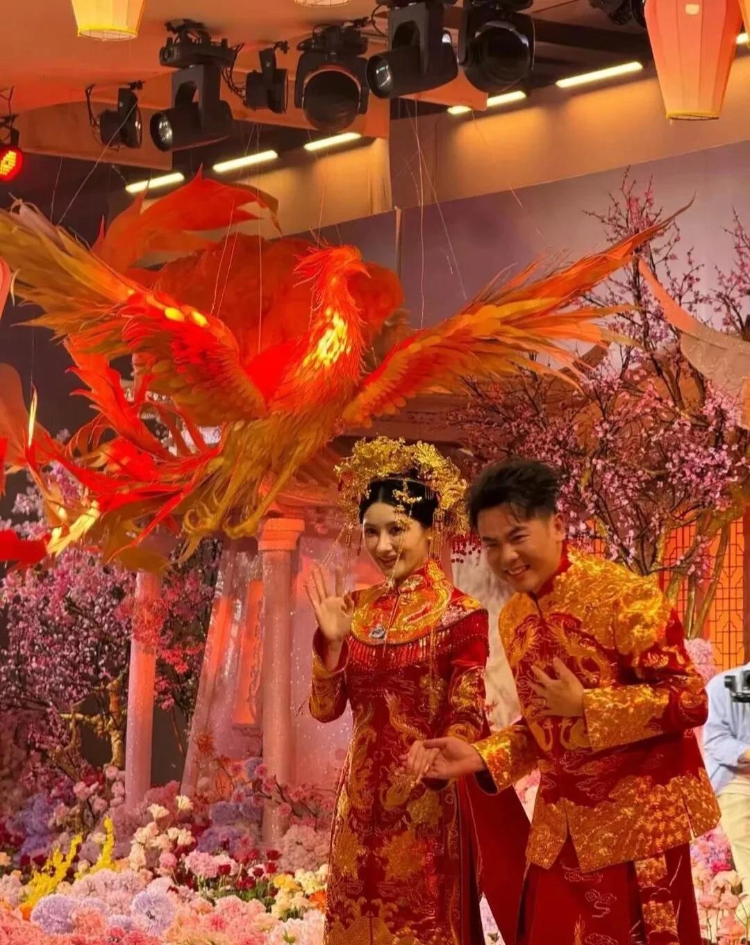 霸王茶姬的创始人新婚那一晚所有参加婚礼的人回家后集体睁眼到了凌晨5点钟不