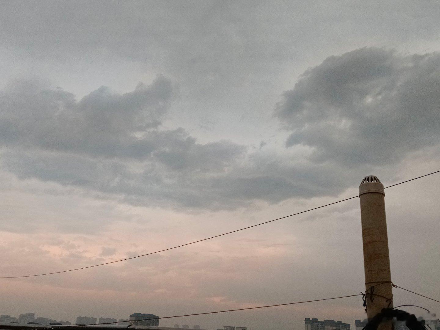 河北迎全省性雷雨局地暴雨下过了不愧是雷阵雨⛈急头白脸，噼里啪啦，乱七八糟的下了不