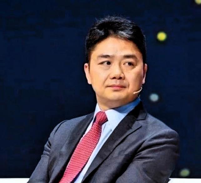 巴黎那帮毛贼估计肠子都悔青了，费大劲搬空京东仓库，结果偷回去一堆“电子板砖”！2