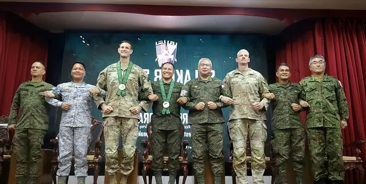 重磅宣判！杜特尔特三项反人类罪坐实，身陷囹圄，女儿莎拉遭弹劾，小马科斯完胜在即，