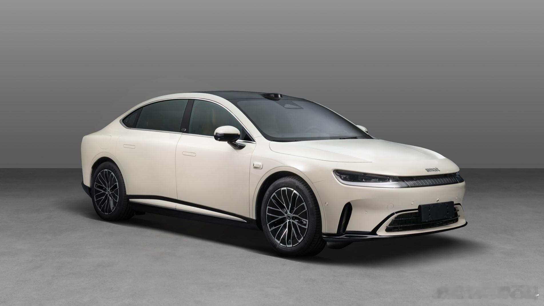 自打沾上大车，smart便一发不可收拾，先是5号SUV，现在又来了6号大轿车不