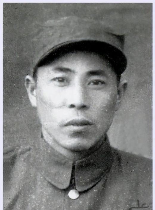 1950年9月的一天，一位衣衫褴褛、满脸黝黑的叫花子，来到陕西旬邑马栏镇驻地，团