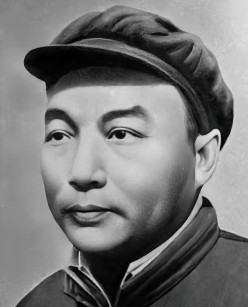 1948年，国军排长带队投诚，谁知，当他来到登记处时，文书却是大惊：“张定元，怎