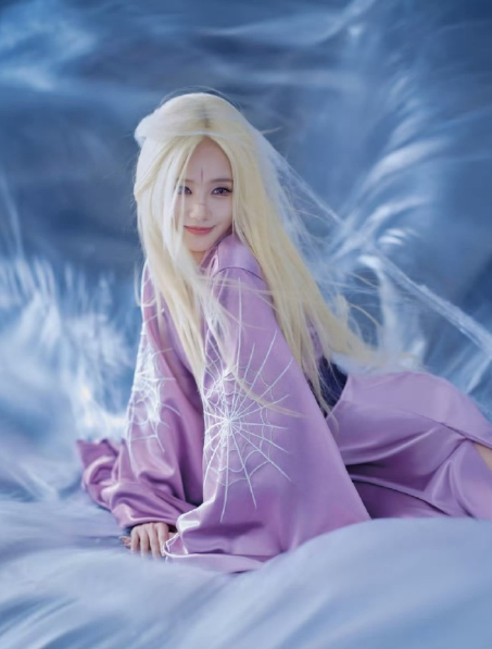 金发李一桐一眼看上去还以为是赵丽颖