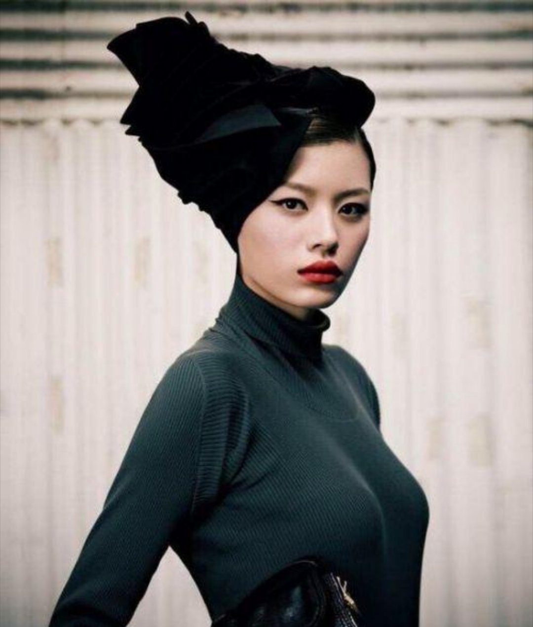 葛荟婕回应大女儿小苹果恋爱谈及女儿恋情称年轻人开心就好，坦然认可章子怡对女儿的付