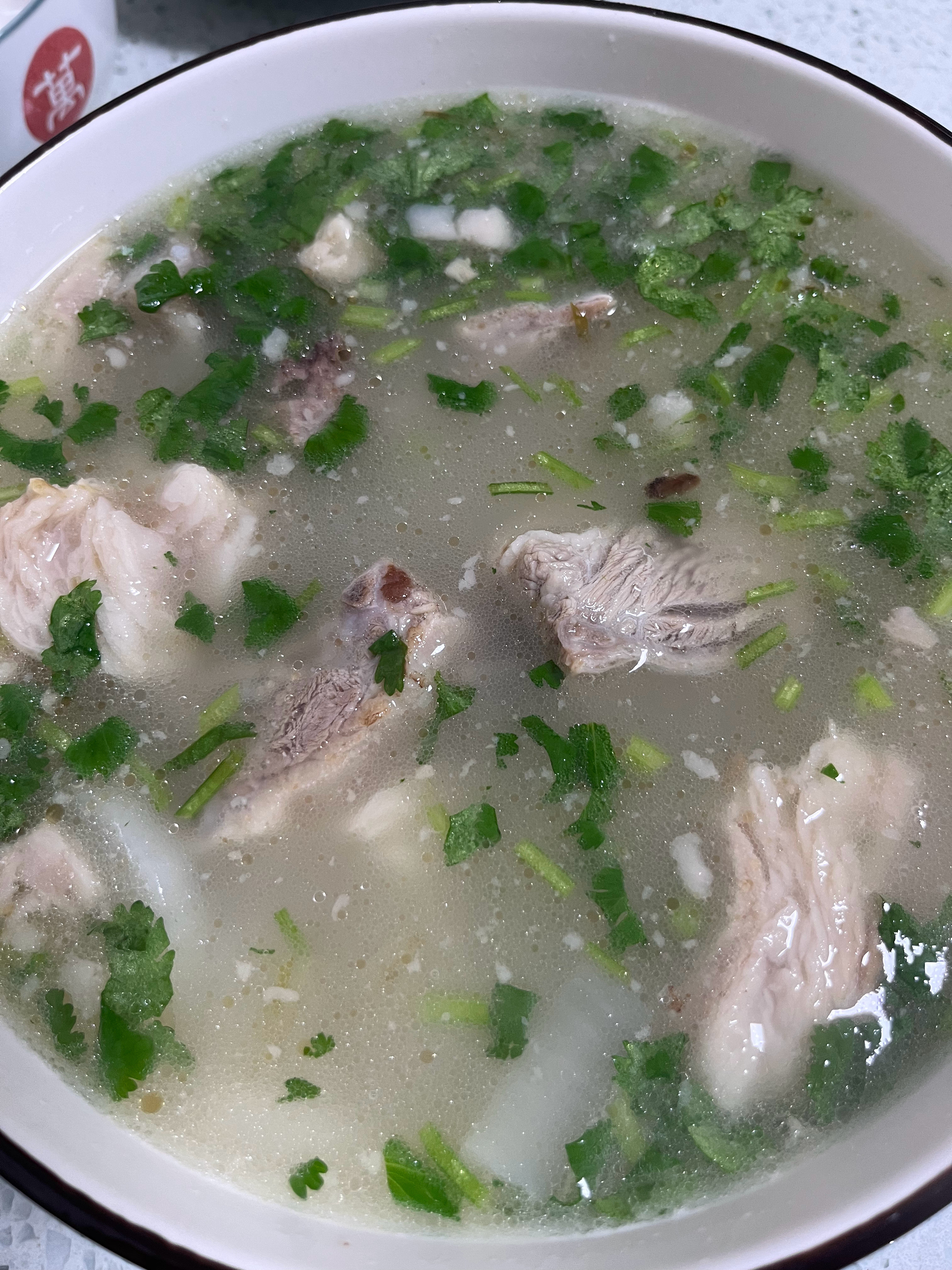 开饭喽～今晚做了羊汤爱上了这口啊！太好吃了