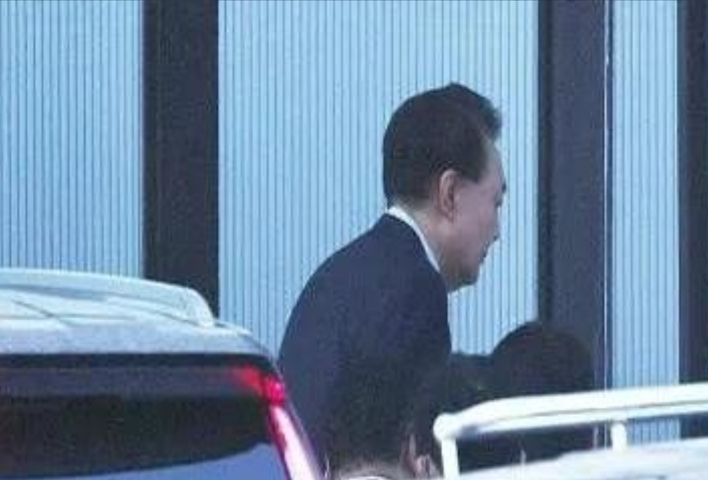 韩国总统尹锡悦看守所开会