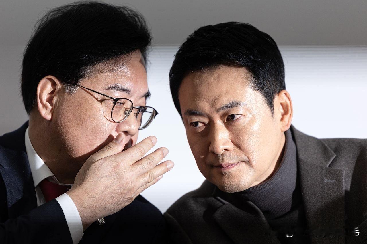 2月22日，韩国国民力量党外部党协负责人协议会明确力挺党首张东赫，严厉反驳25名