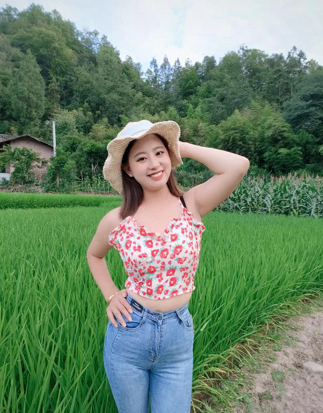 上联:穷在闹市无人问，求下联