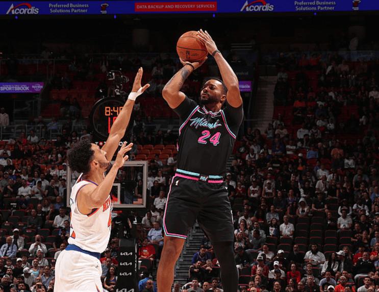 哈登得分榜排14，鲍威尔得分榜排18！被快船抛弃的鲍威尔在热火焕发新生，场均