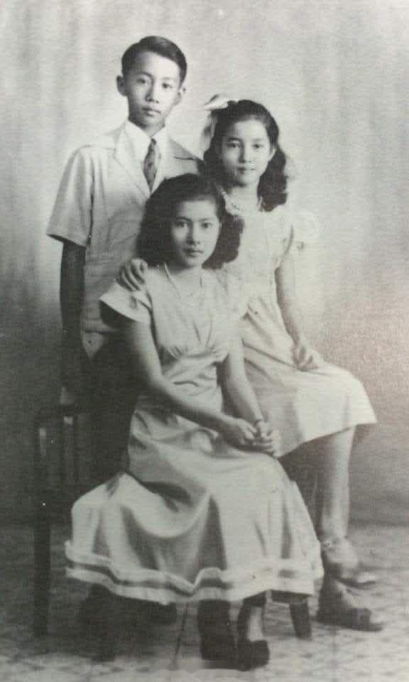 王室王室泰国王室暹罗往事老照片：颂妃娘潘萨瓦丽夫人三姐弟，颂妃娘和颂妃姨妈都很