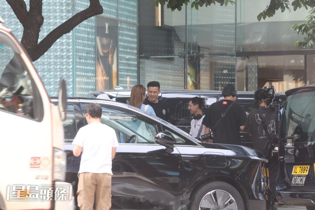 沈震轩陈敏之合体拍剧重现“使徒CP”现身闹市取景吸引路人围观打卡|星岛头条