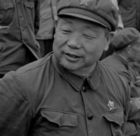 1972年，沈阳军区调来了一名副司令员，因为带个“副”字，军区个别干部根本不重视