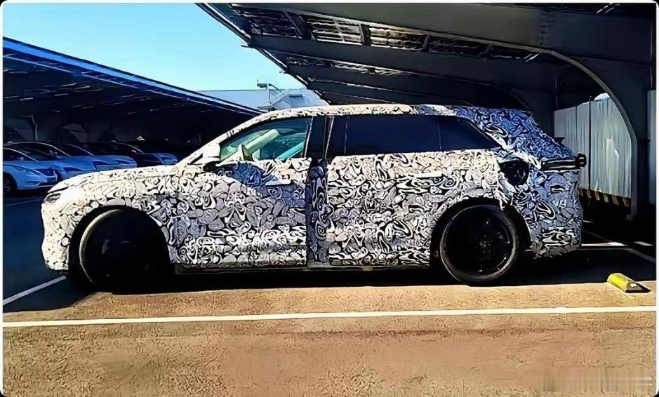 智界R9揭秘：23英寸4K中控屏，5.3米车身，35万-45万！作为华为五界中的