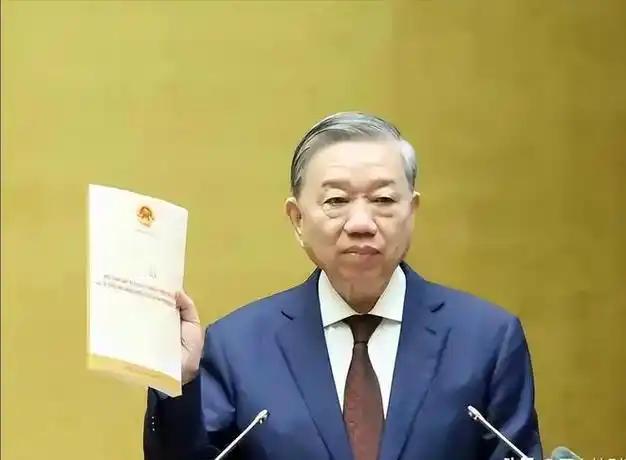 越南这个动作很不寻常！越南这是要继续摸着中国的路过河？ 4月14日，越南最高