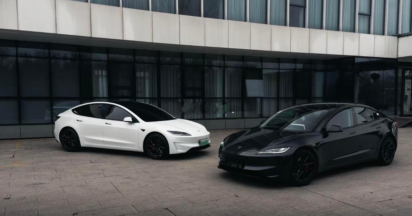 灯光美学PK！特斯拉Model3与Y的设计差异全，说到灯光效果两者其实差不多啦