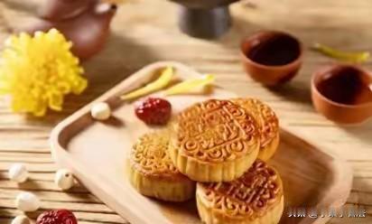 湖南衡阳，男子忽然发现网上有一款月饼，标注的是1元/块，他不得特别便宜，一下子下