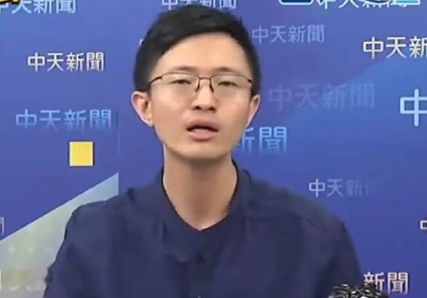 侯汉廷怒批民进党，毒油都吃进肚子了，你们还在骂蒋万安侯汉廷今天火力全开，对着