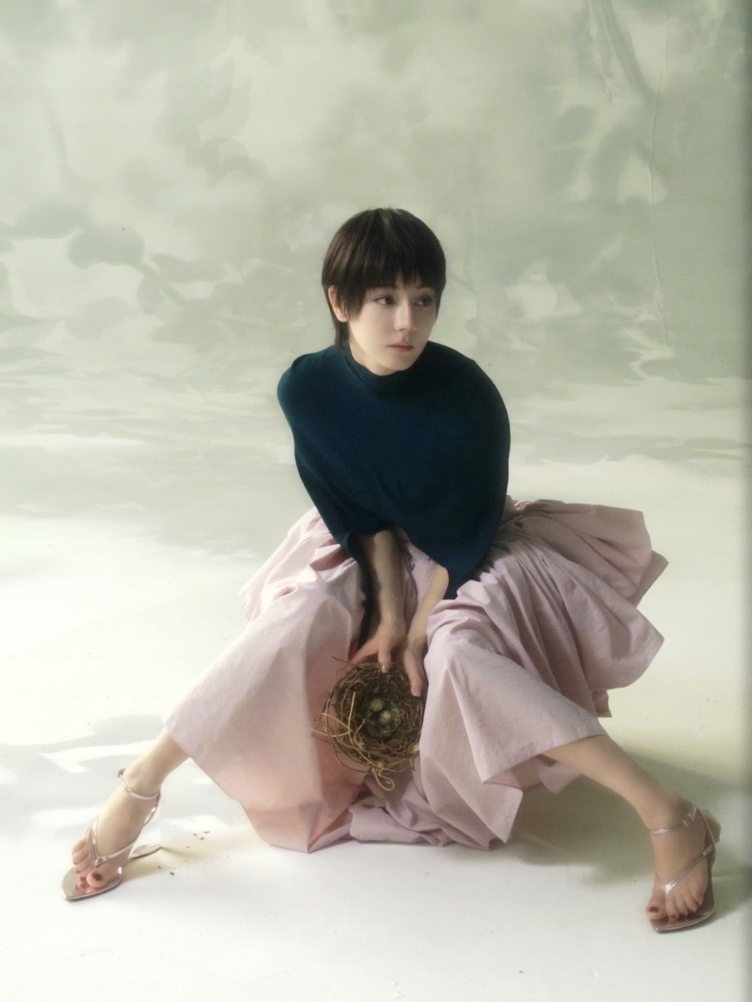 迪丽热巴短发or长发你复刻我的眉眼温柔我藏着你的未来可期字字不提爱，字字全是爱小