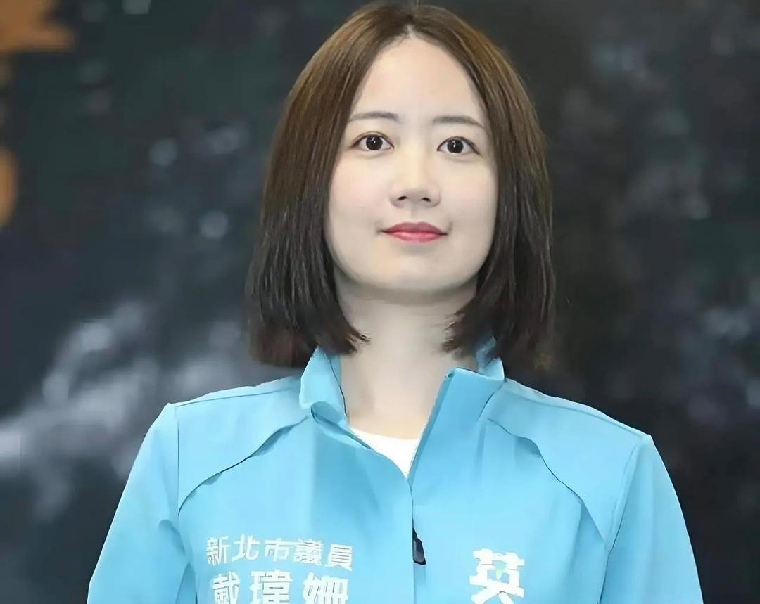 73岁吴子嘉节目玩笑引热议，36岁戴玮姗冷静回应近日台湾政论节目一段对话引发