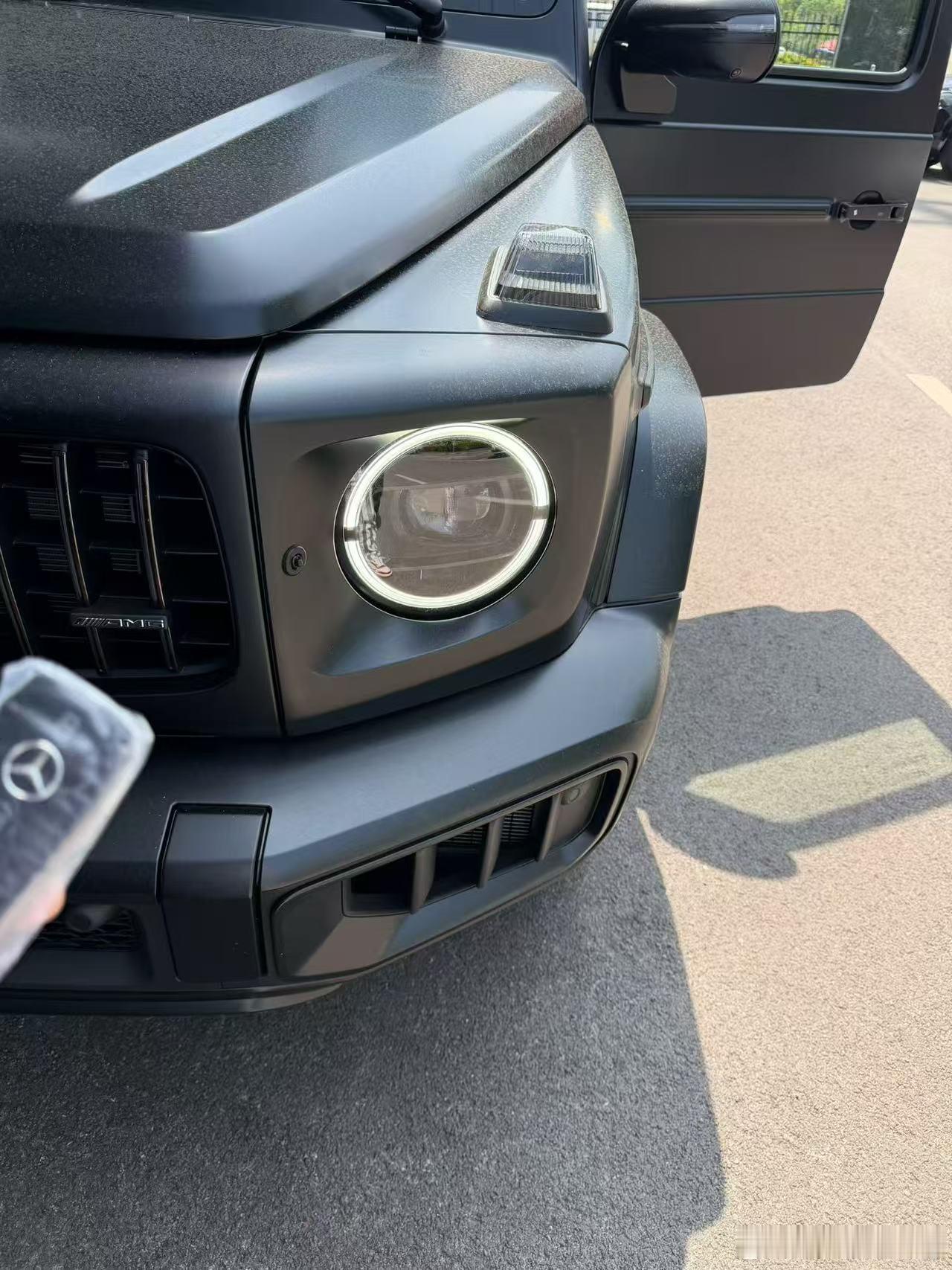 奔驰G63哑光夜晚黑/红917+哑光夜晚黑漆88500+917孟加拉红A带