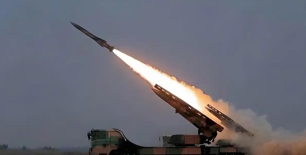 德国专家说了一句大实话，美国如果要向中国发射导弹的话，还真不如直接朝着自己的华尔