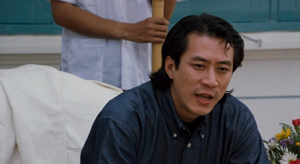 李道瑜离世丨在电影《古惑仔》系列中，以洪兴社军师「陈耀」一角深植人心的李道瑜，近