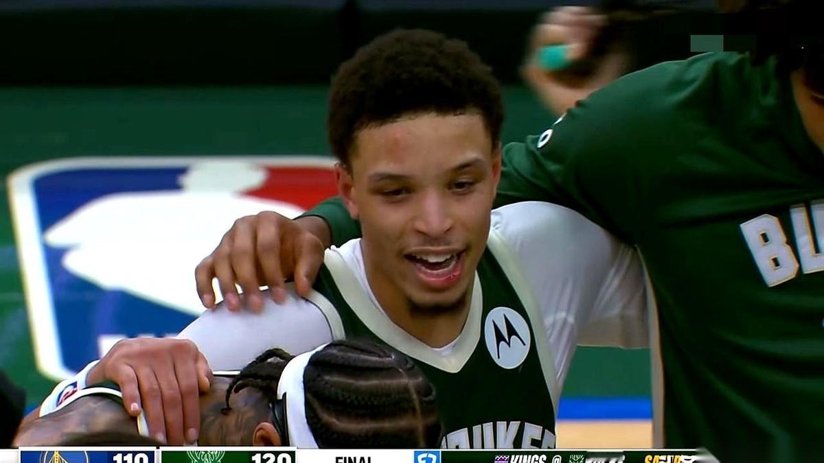 杀人诛心啊，兄弟们。今晚打爆勇士的那个年轻人，叫罗林斯。有点耳熟，又想不起来